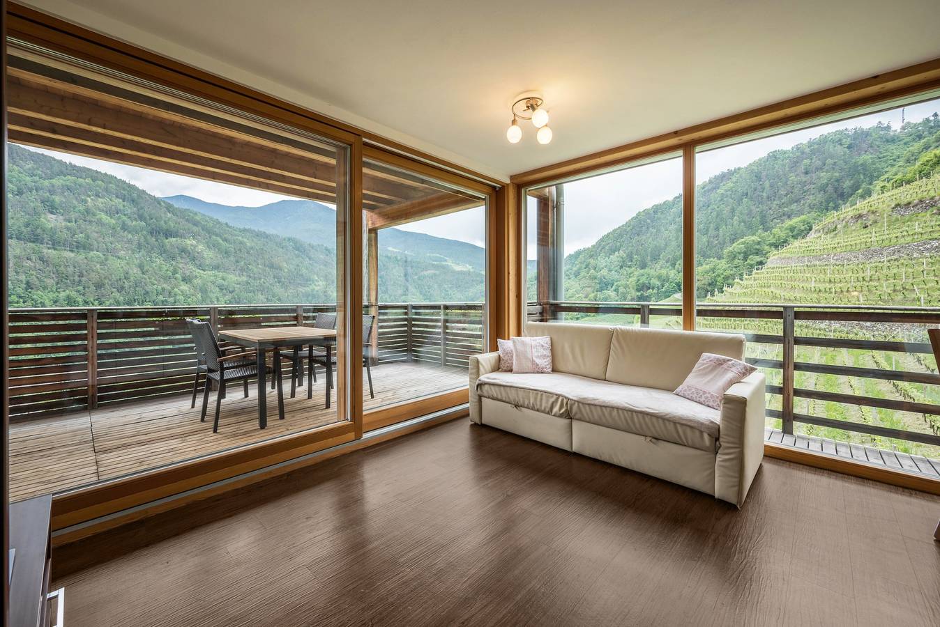 Ganze Wohnung, Ferienwohnung "Toni Marlis" mit Bergblick, gemeinsamer Sauna, Wlan und Terrasse in Schrambach, Feldthurns