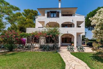 Ferienwohnung für 6 Personen, mit Garten in Montroig Bahia