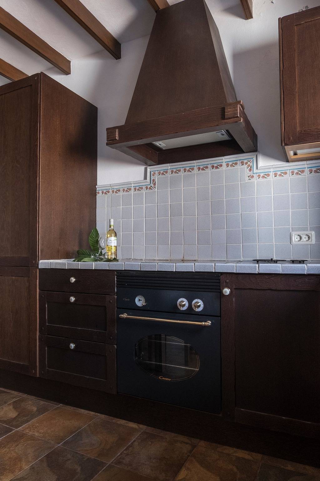 Apartamento entero, Casa de vacaciones 'Gomera Country House' con terraza y jardín compartidos y Wi-Fi in Alojera, Vallehermoso