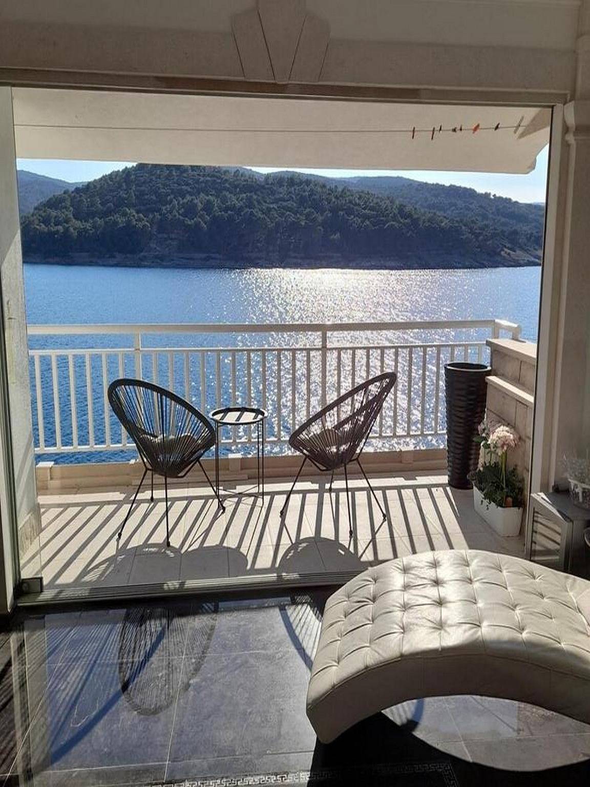 Ganze Wohnung, Ferienwohnung für 2 Personen mit Meerblick in Brac