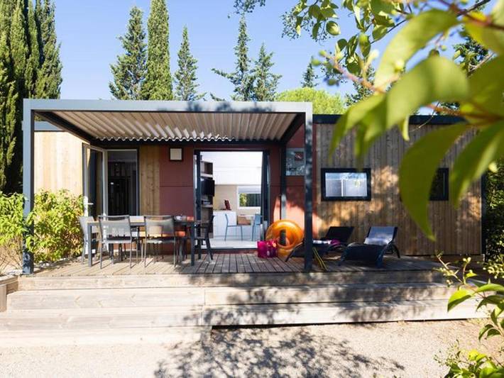 Camping pour 8 personnes, avec terrasse