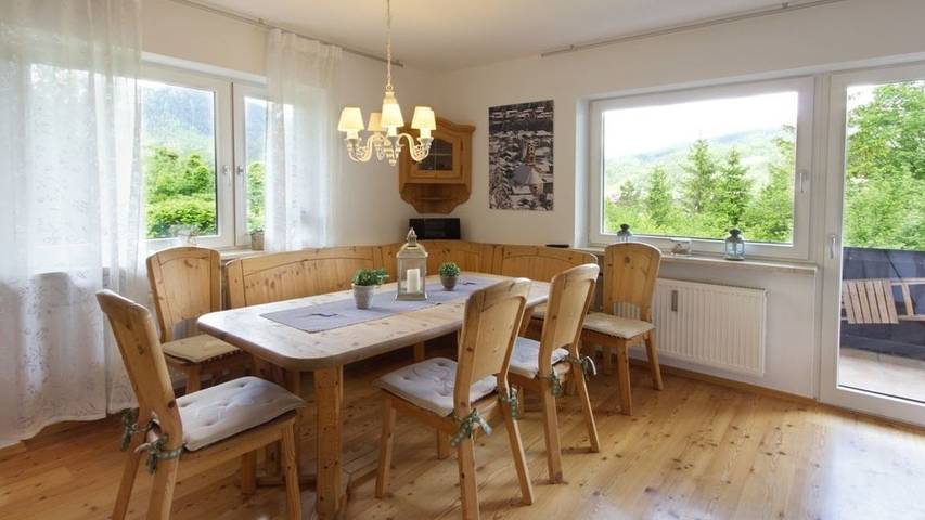 Hütte für 6 Personen, mit Ausblick und Balkon, kinderfreundlich im Mittenwald