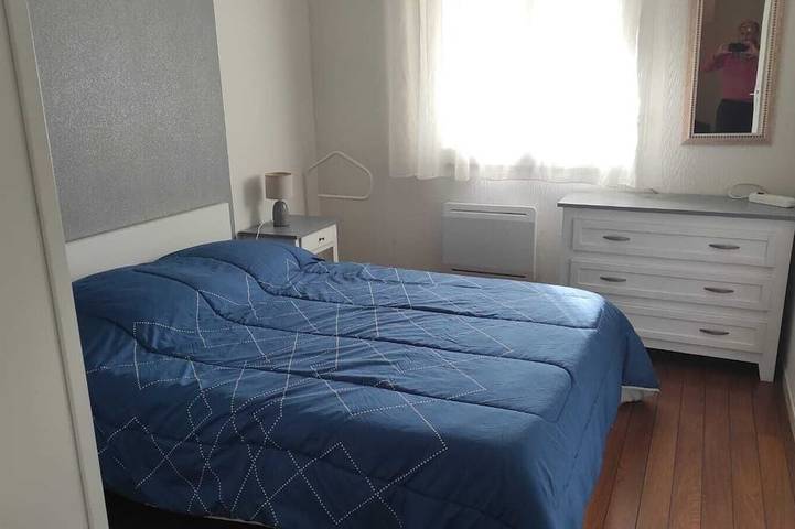 Ganze Wohnung, Between Perros Guirec and Paimpol, T2 apartment, 100 m from the beach, private parking in Trévou-Tréguignec, Rosa Granitküste