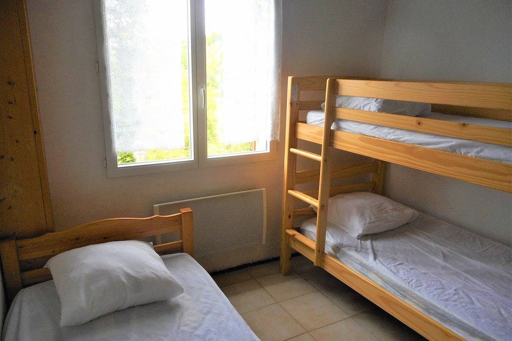Gîte pour 5 à 7 personnes à Sarlat. Piscine chauffée. Wifi. >>Nature in Sarlat-la-Canéda, Périgord Noir