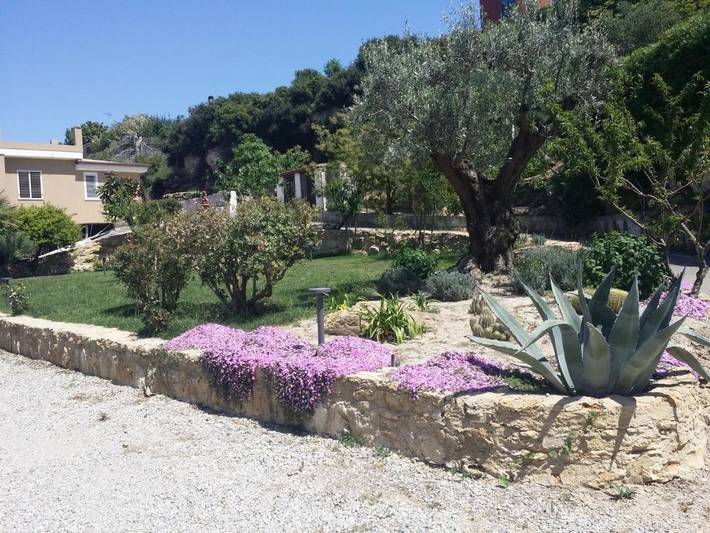 B&b per 3 persone, con Balcone e Giardino nonché Panorama a Isola di Capo Rizzuto