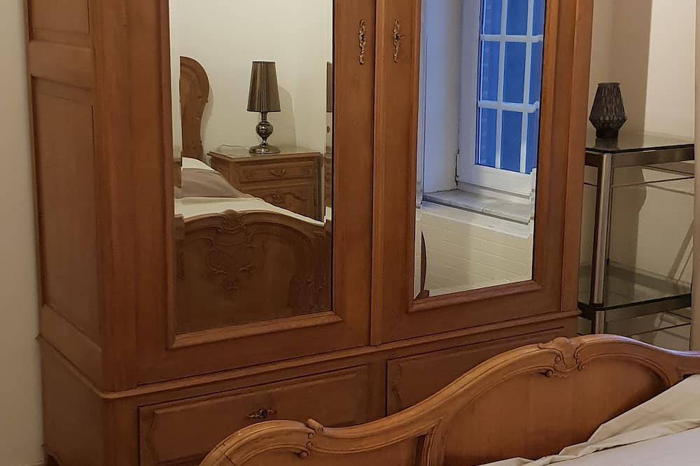 Chambre Style Provençal Dans une Villa Près de L'ulg, du Chu et D'une Forêt in Lieja, Liège region