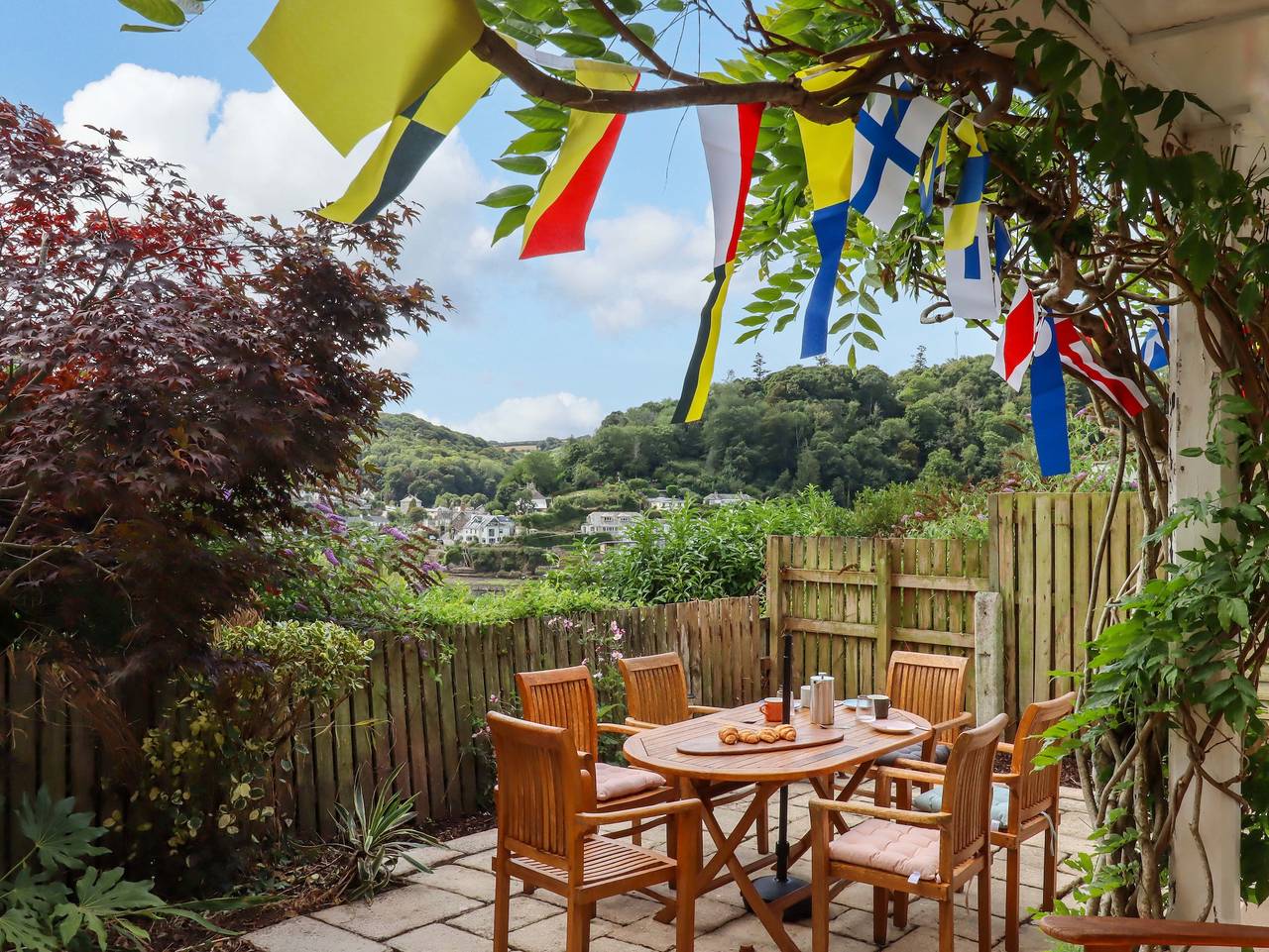 The Porthole in Newton and Noss, South Devon