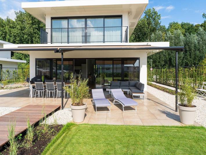 Ferienhaus für 8 Personen, mit Garten und Seeblick sowie Terrasse - 1