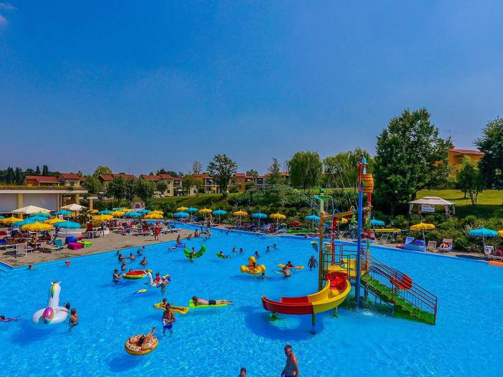 Ferienwohnung für 6 Personen, mit Balkon und Terrasse sowie Garten und Pool in Castelnuovo del Garda - 2