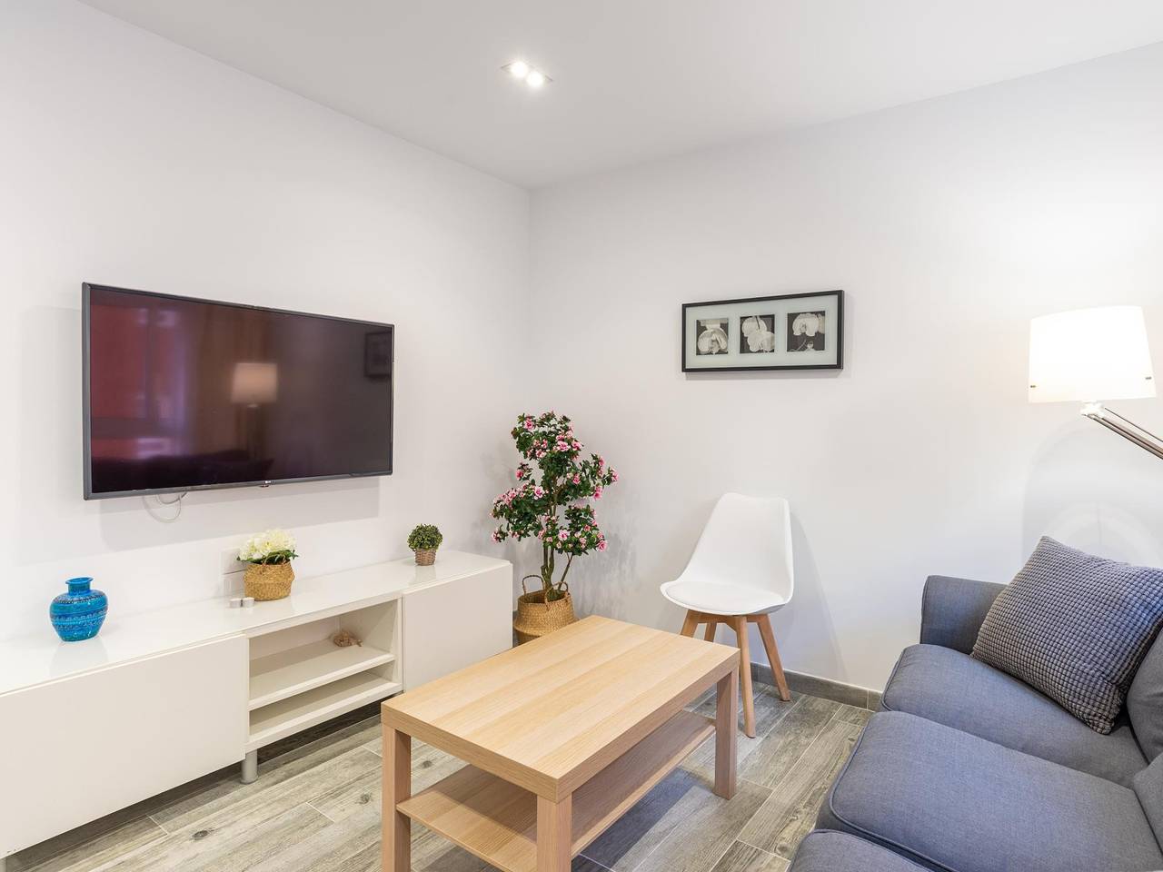 Entire vacation apartment, Letmalaga Lighthouse in Playa de la Malagueta, Malaga