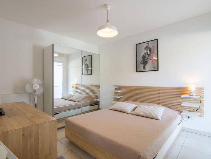 Gîte pour 2 personnes, avec vue ainsi que terrasse et jardin à Carqueiranne - 2