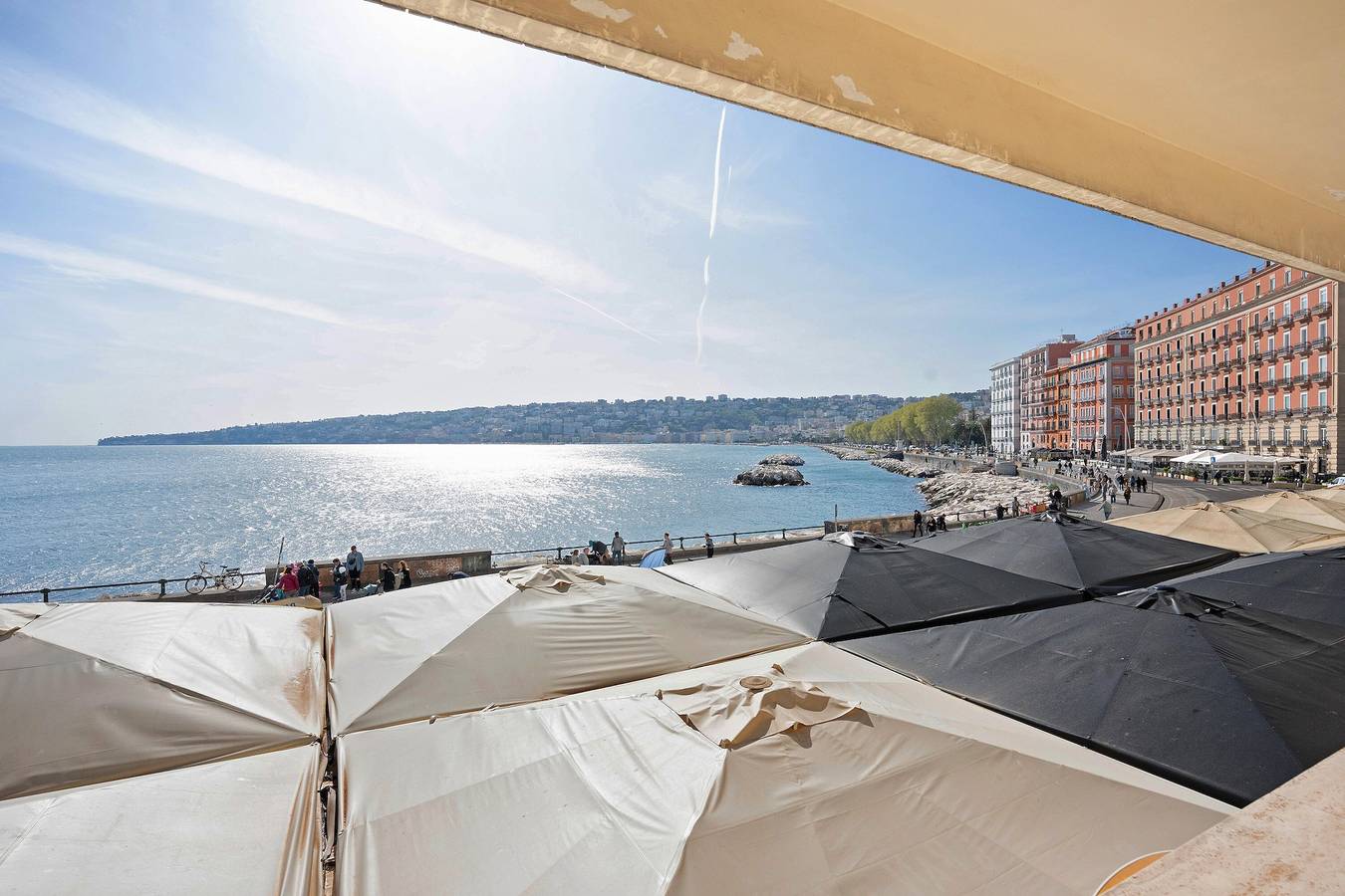 Zimmer 'Luxury Seaview Con Jacuzzi' mit Balkon, Wi-Fi und Klimaanlage in Neapel, Neapel Provinz