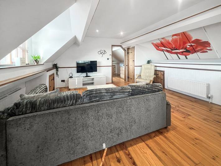 Apartment for 6 people in Surrey