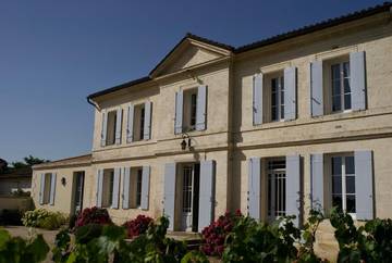 Cottage pour 2 personnes, avec vue ainsi que piscine et jardin à Néac