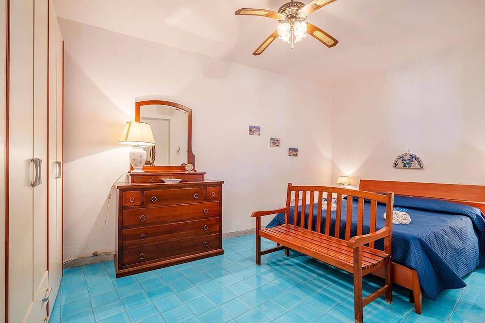 Appartement entier, Appartement confortable à Ischia avec Wi-Fi in Ischia Ville, Ischia
