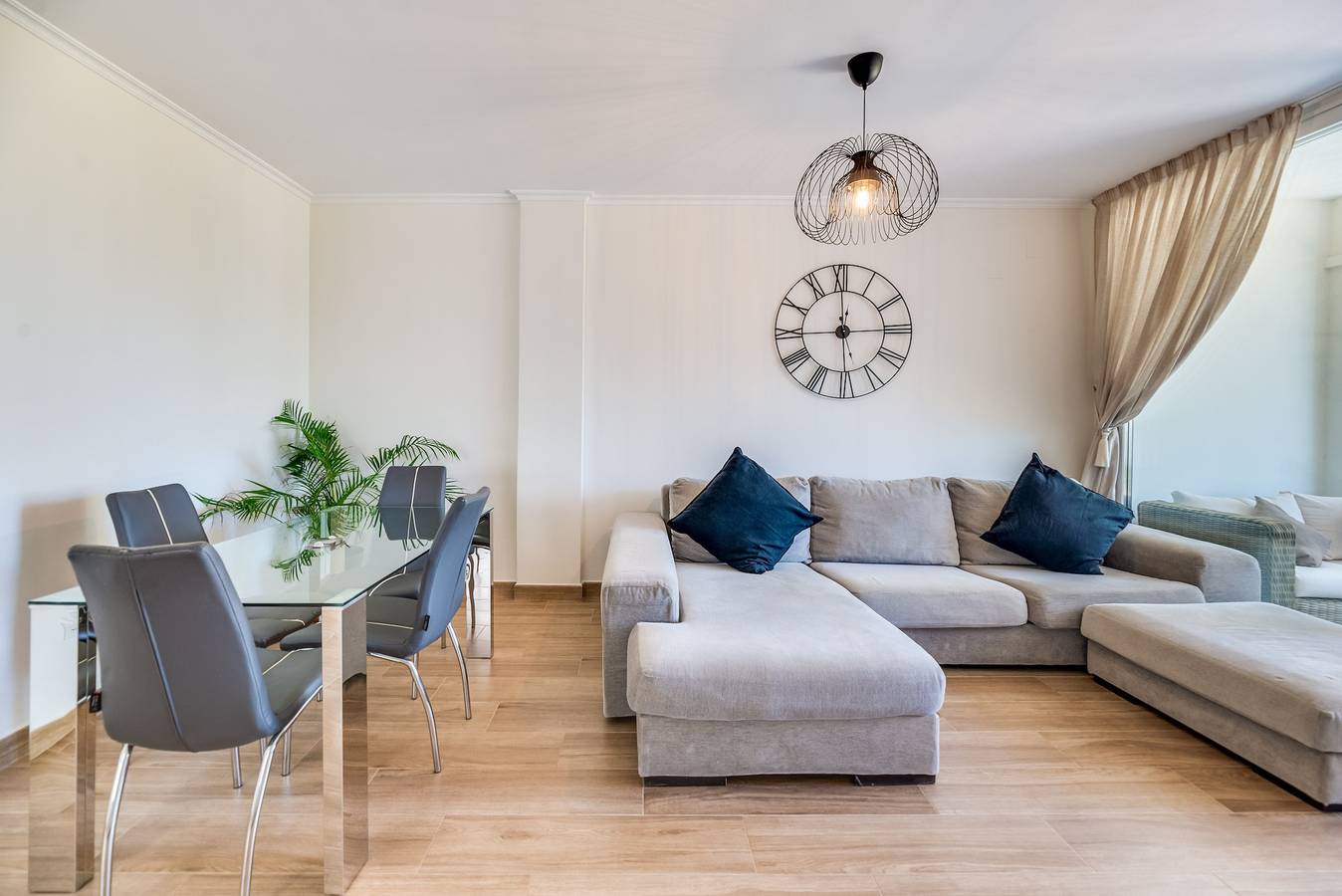 Ganze Wohnung, Ferienwohnung 'Marbella Beach San Pedro' mit Bergblick, Wlan und Klimaanlage in San Pedro de Alcántara, Marbella