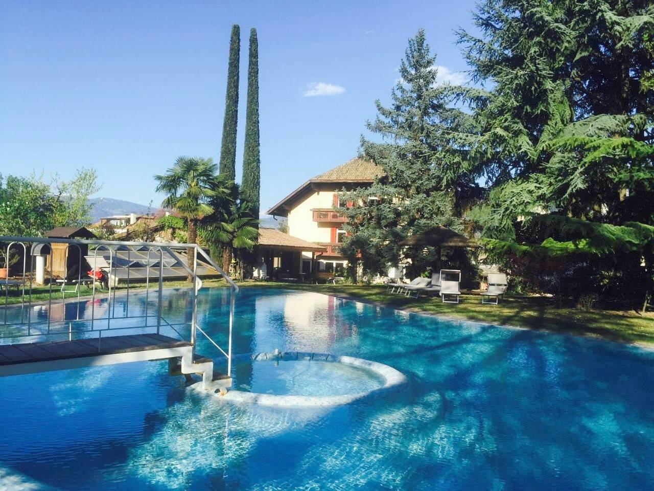 Angerburg Blumenhotel in St. Michael, Eppan an der Weinstraße