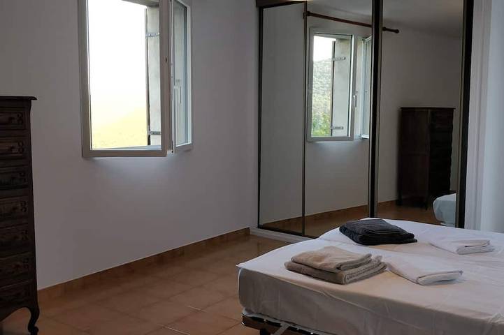 Location de vacances pour 14 personnes, avec piscine ainsi que jardin et terrasse à Taulis - 2