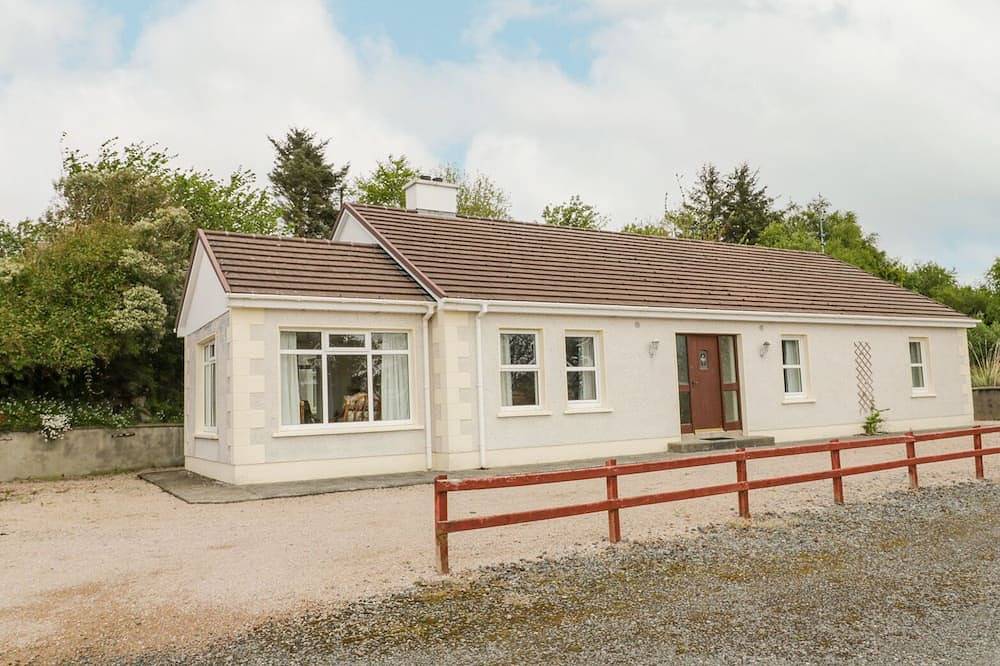 Creeslough View, pet friendly in Creeslough, County Donegal in Glenties, County Donegal