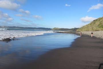 Cottage for 6 Guests in Raglan, Waikato, Picture 1