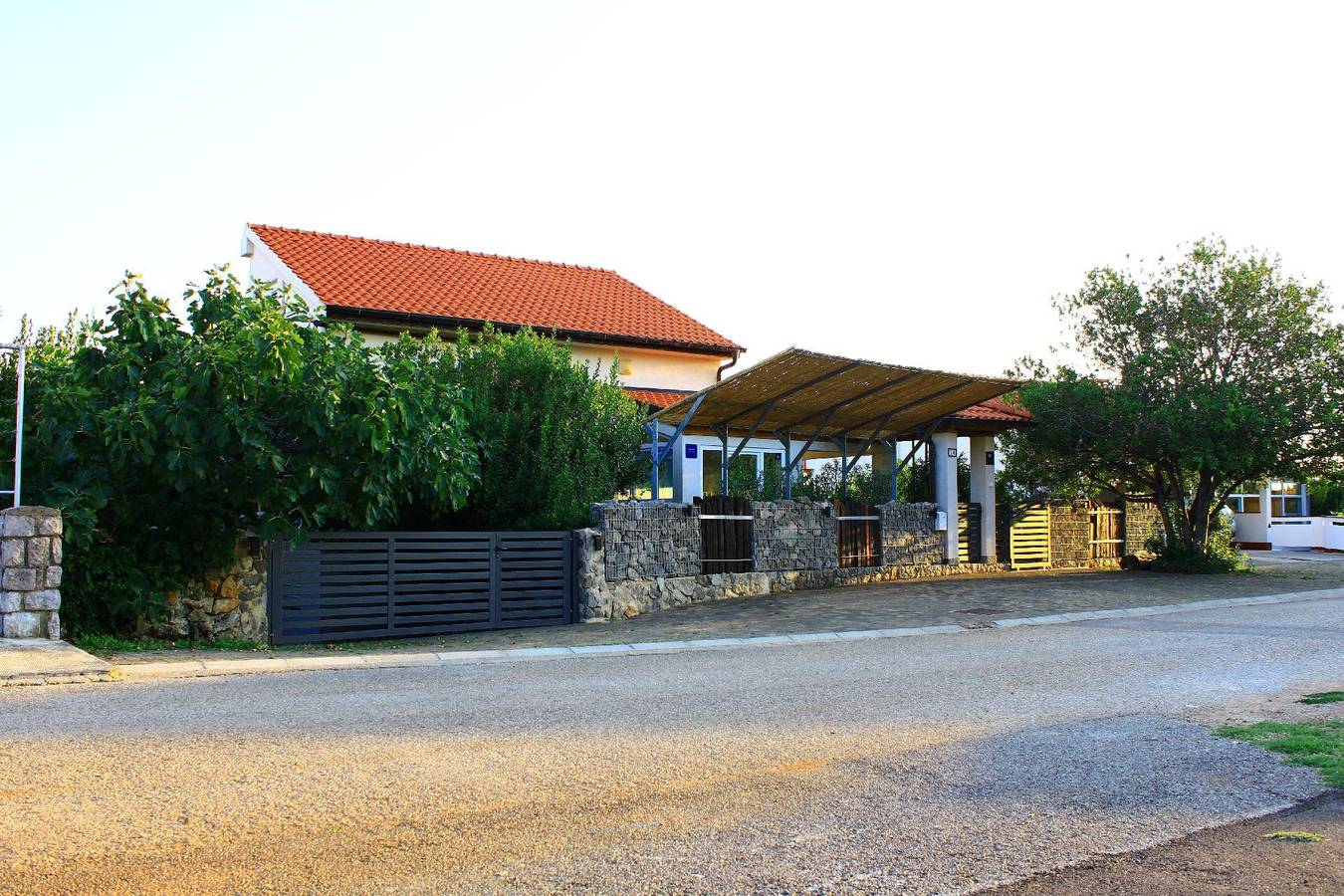 Ganze Ferienwohnung, Ferienwohnung mit Garten, Solarduschen, Aussenküche und Sauna im Nebensaison in Krk Stadt, Krk