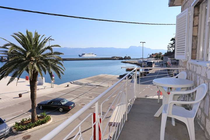Ferienwohnung für 5 Personen, mit Balkon/Terrasse in Trpanj