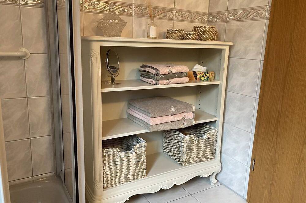 Ganze Wohnung, Ferienwohnung Prüfer - Fewo, Dusche, Wc, 1 Schlafraum in Greiz, Region Greiz