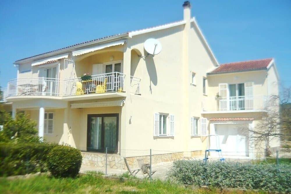 Ganze Wohnung, Ferienwohnungen Boris,, Sukošan, hr in Sukosan, Zadar