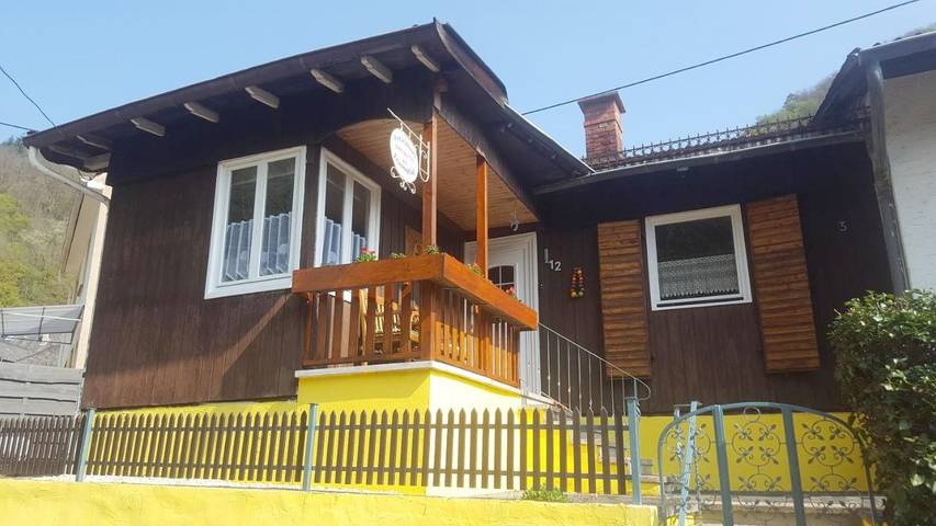 Ferienhaus für 4 Personen, mit Terrasse und Garten sowie Ausblick in Hatzenport - 2