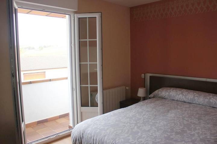 Casa rural para 11 personas, con Balcón y Jacuzzi además de Terraza y Jardín en La Horra - 3