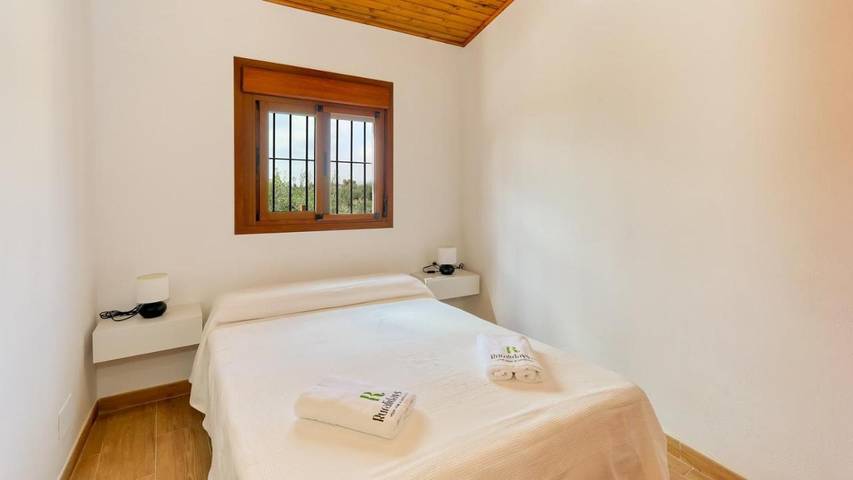 Casa rural para 6 personas, con piscina y jardín en Alozaina - 4