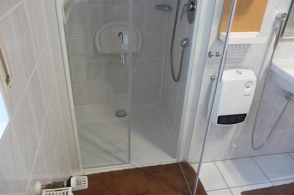 Ganze Wohnung, 2-Bett-Ferienwohnung Erdgeschoss, Terrasse - Ferienwohnung Schnegger in Dreis-Brück, Vulkaneifel