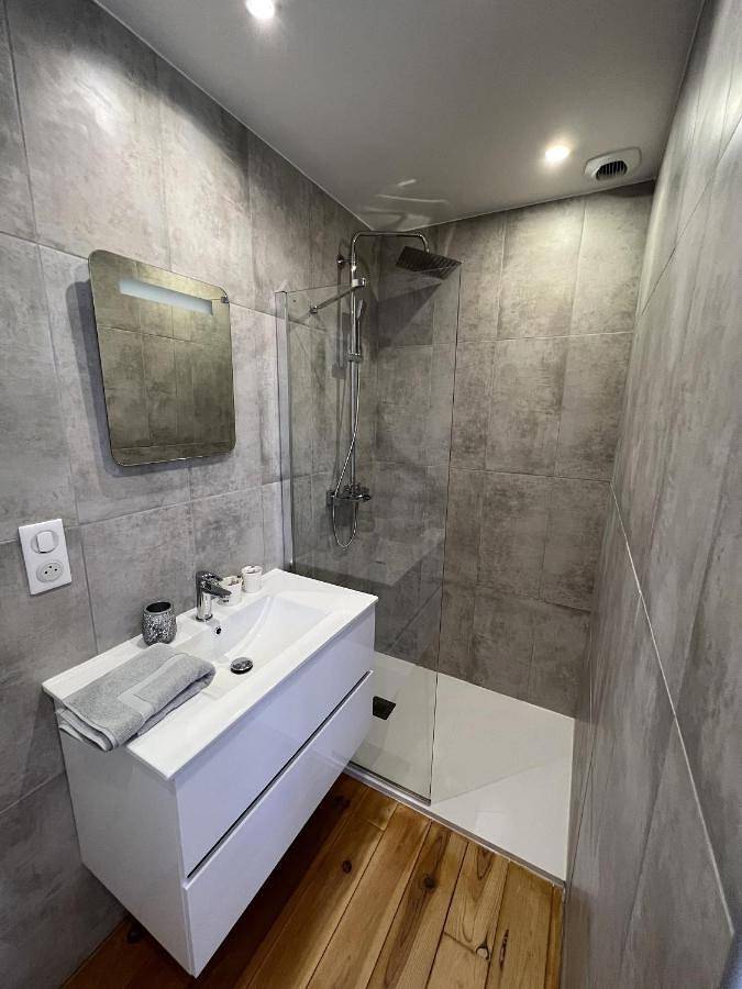 Location de vacances pour 2 personnes, avec vue ainsi que jardin et terrasse à La Bollène-Vésubie - 4