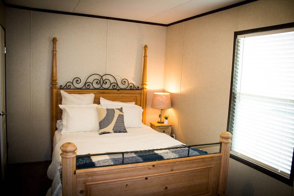 Lake Texoma wooded retreat near Marina Del Rey in Lake Texoma