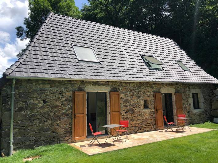 Location de vacances pour 8 personnes, avec Terrasse ainsi que Jardin et Vue à Taussac
