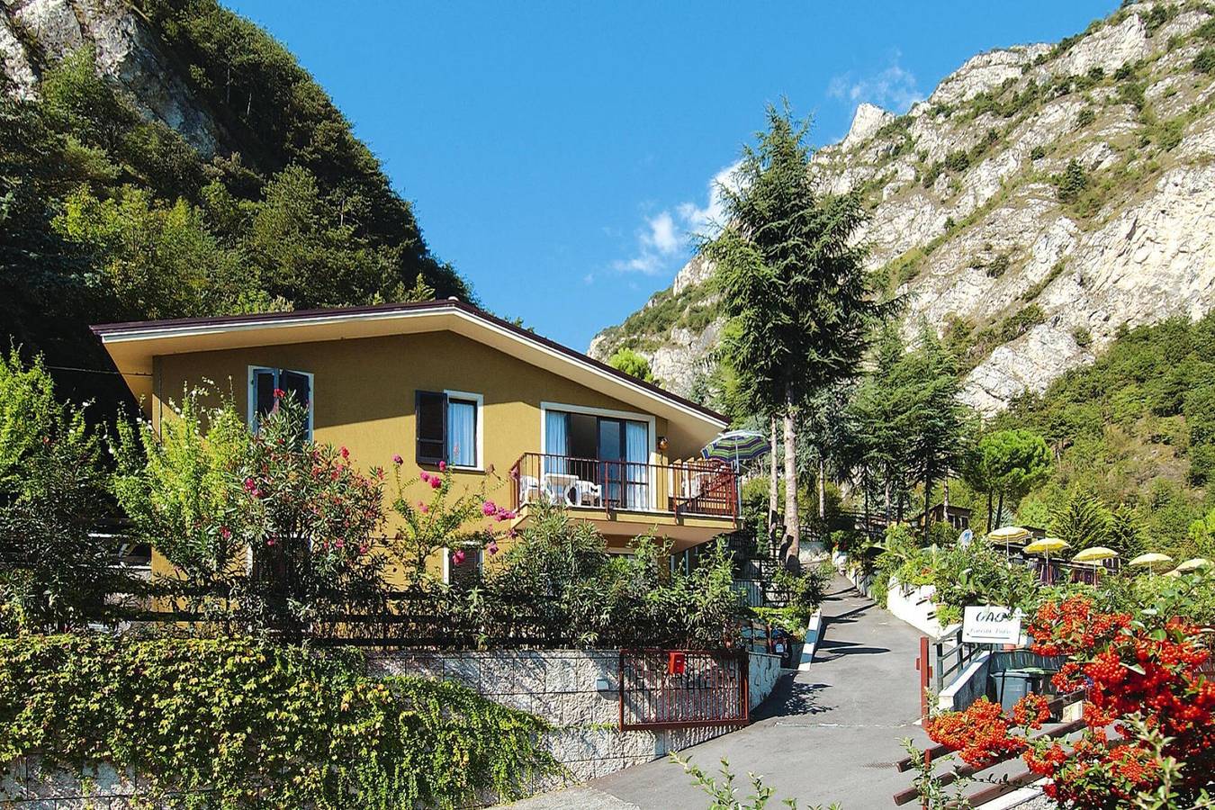 Appartement entier, Appartement à Limone avec balcon ou terrasse in Limone sul Garda, Montagnes autour du lac de Garde