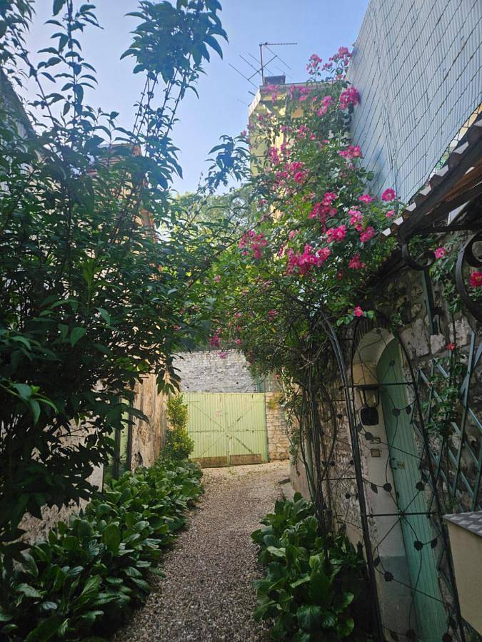 Location de vacances pour 2 personnes, avec terrasse et jacuzzi à Bennecourt - 2