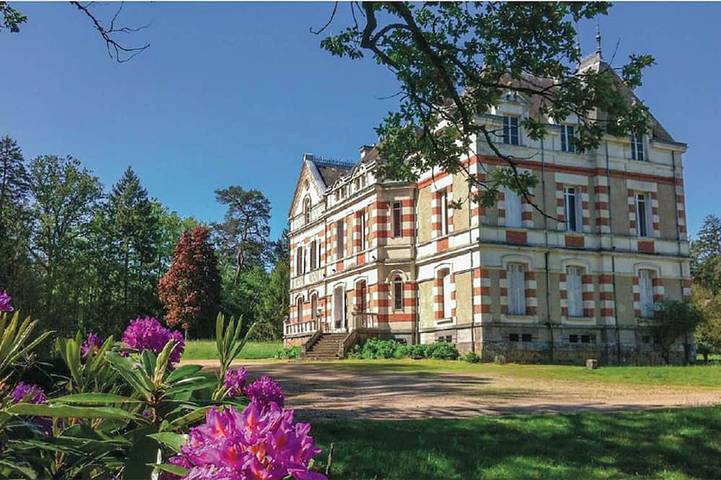 Gîte pour 30 personnes, avec jardin à Souvigné-sur-Sarthe