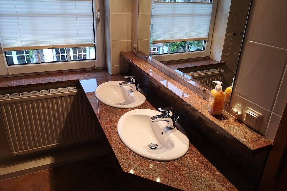 Ganze Wohnung, Ferienwohnung im Grünen zwischen Binz und Sellin in Pantow, Zirkow