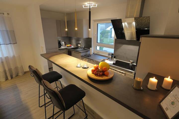 Ferienhaus für 14 Personen, mit Balkon und Garten in Mastershausen