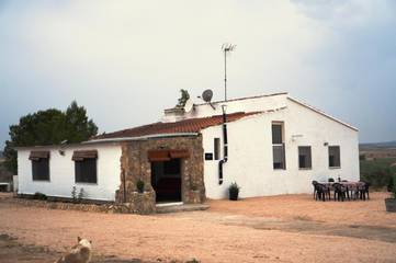 Casa rural para 7 personas, con piscina además de vistas y jardín, Se admiten mascotas en Altiplano
