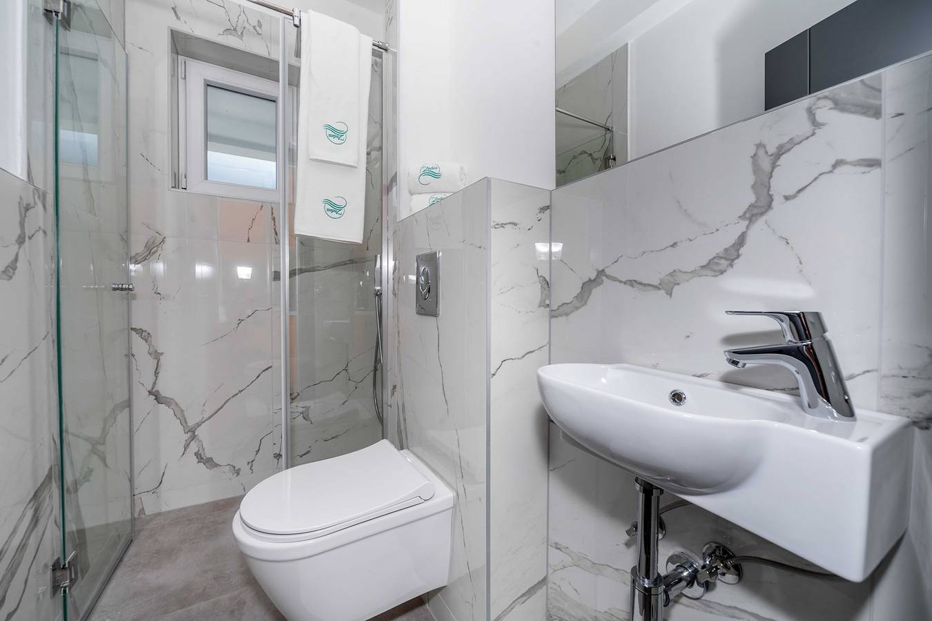 Appartement entier, Appartement de vacances pour 2 personnes avec piscine in Dobra Voda, Monténégro