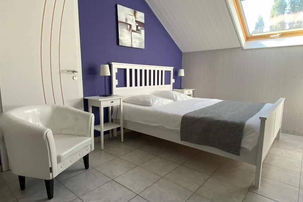 Chambre Double Myrtille aux Chambre d'hôtes in Xouaxange, Sarrebourg