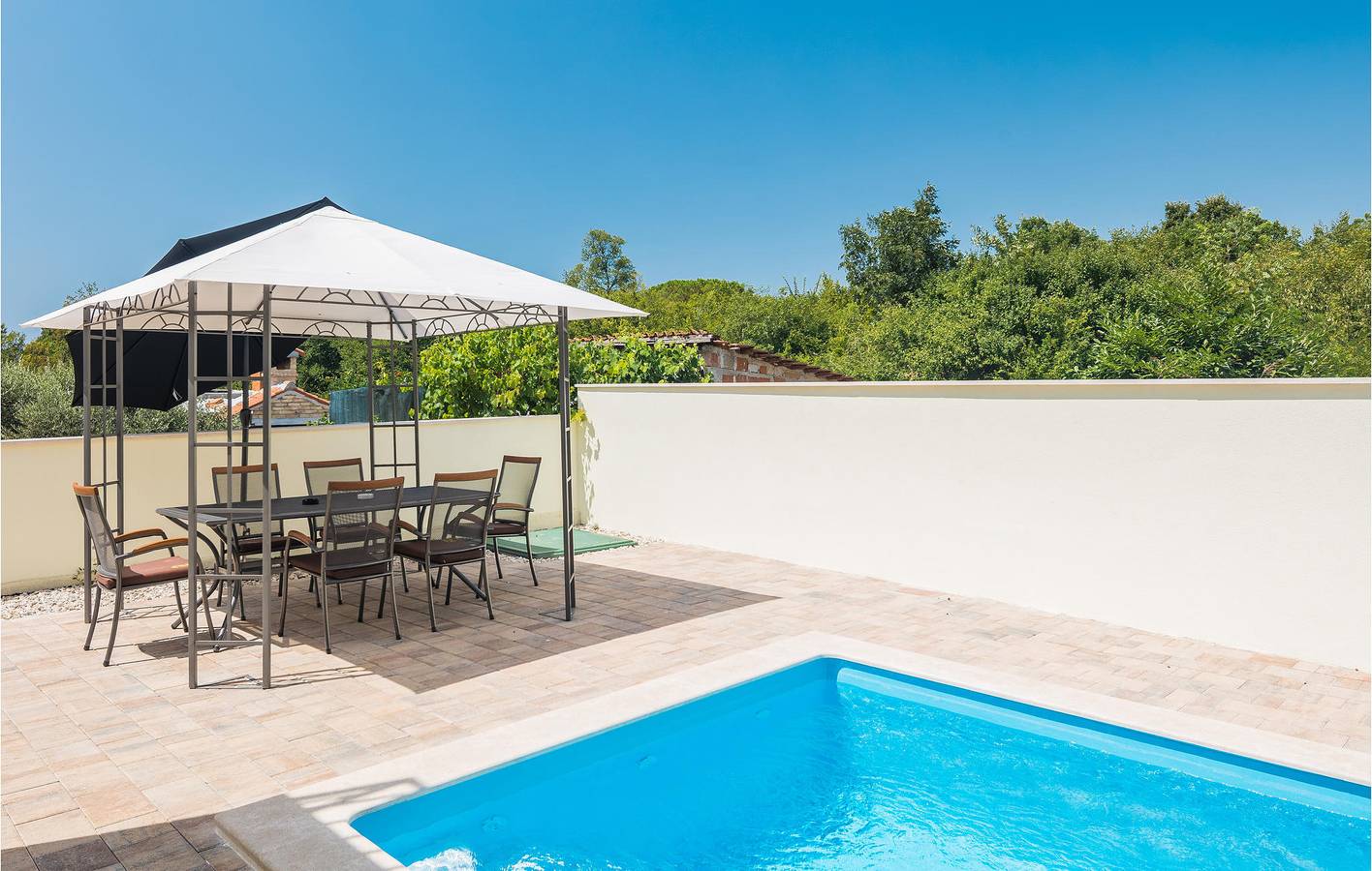 Reizende 2-Zimmer-Wohnung mit Pool, Terrasse und Zugang zum Strand in Poreč, Grad Poreč
