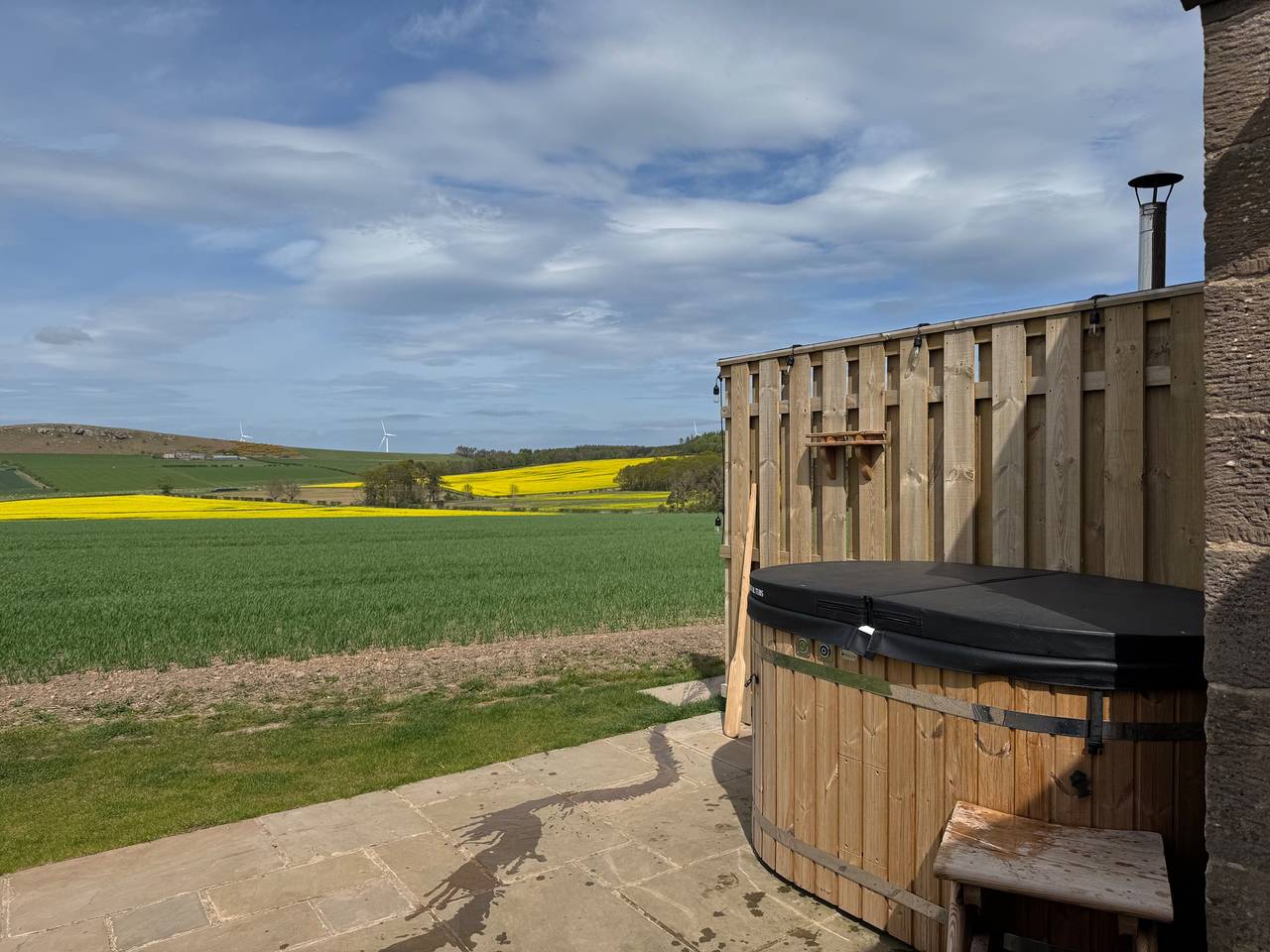 The Blacksmiths Shop hot tub cottage in Northumberland