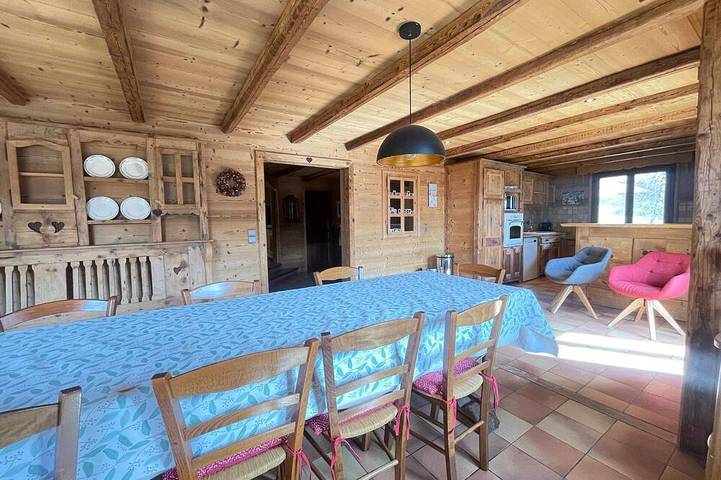 Chalet pour 8 personnes, avec balcon à Flumet