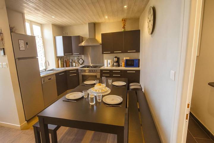 Location de vacances pour 6 personnes, avec terrasse et vue à Saléchan - 4