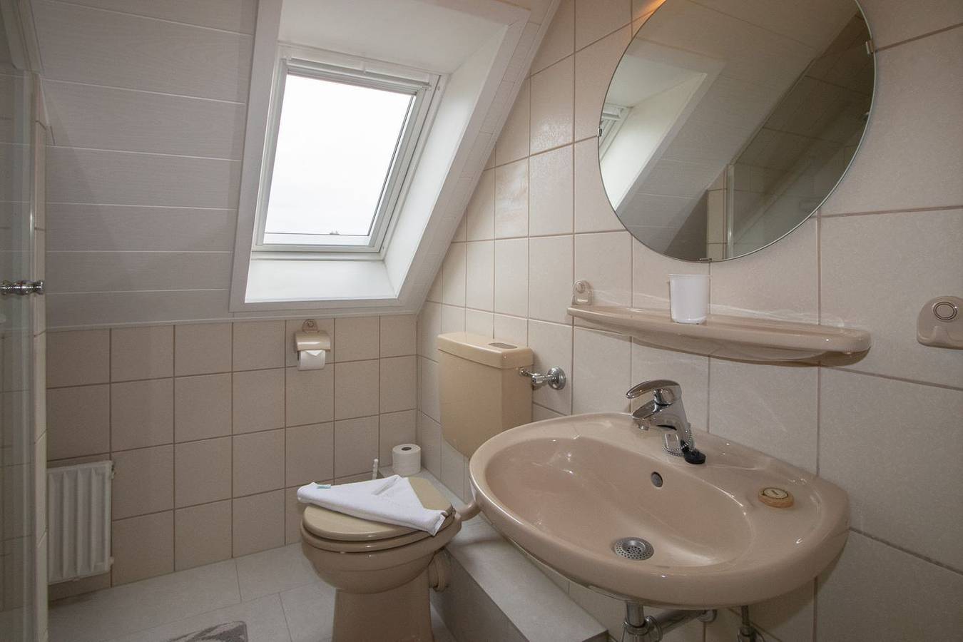Apartamento entero, Gemütliche 1-Raum Ferienwohnung mit einen Einzelbett und einer Pantryküche für den täglichen Bedarf. in Hörnum, Sylt