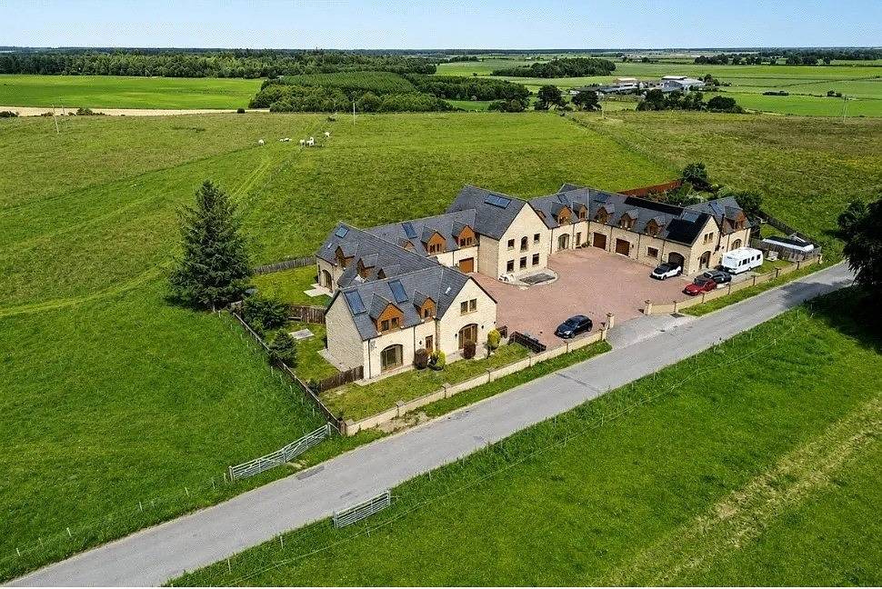 Luxury Home - Sleeps 10 - Patio - Views in Elgin, Moray