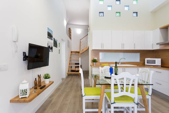 Ferienwohnung für 4 Personen, mit Balkon und Meerblick sowie Terrasse